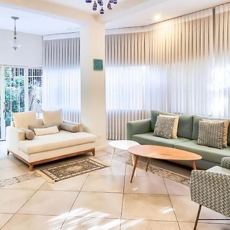 Pangsapuri 100 m² dengan 2 bilik tidur dan 2 bilik mandi peribadi di Pusat Bandar Tel Aviv Luaran gambar