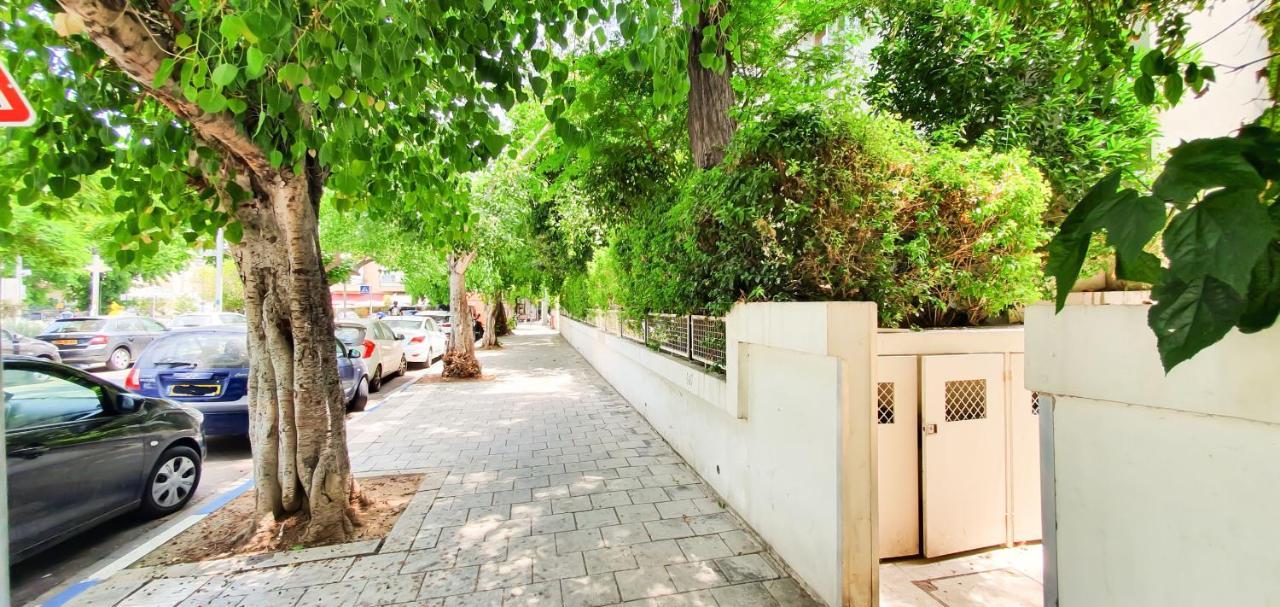Pangsapuri 100 m² dengan 2 bilik tidur dan 2 bilik mandi peribadi di Pusat Bandar Tel Aviv Luaran gambar