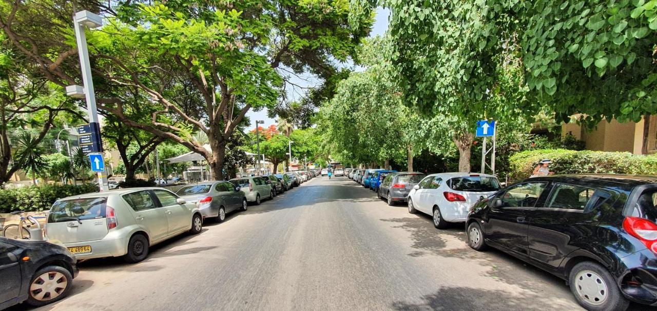 Pangsapuri 100 m² dengan 2 bilik tidur dan 2 bilik mandi peribadi di Pusat Bandar Tel Aviv Luaran gambar